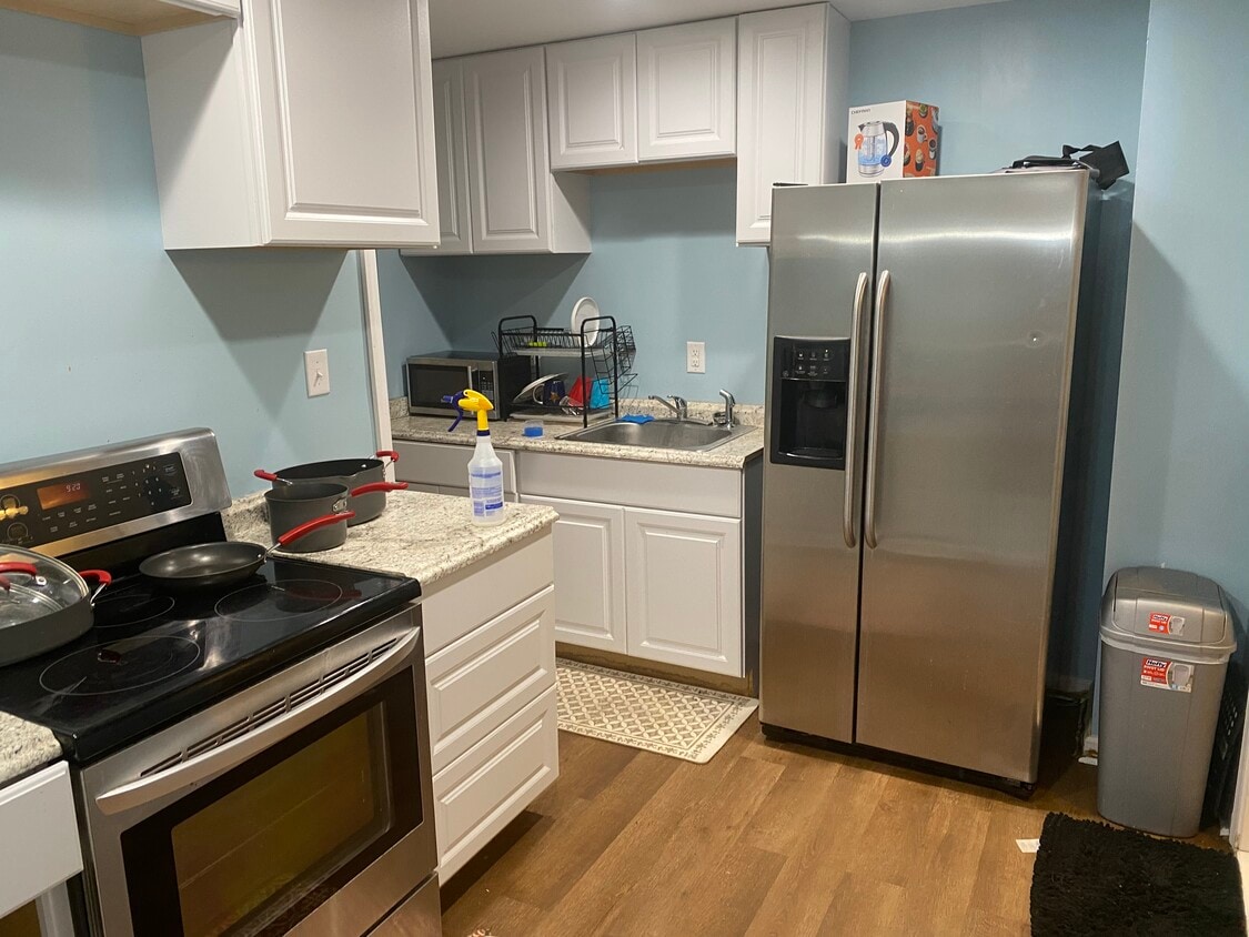 KITCHEN - 31 Ruland Dr