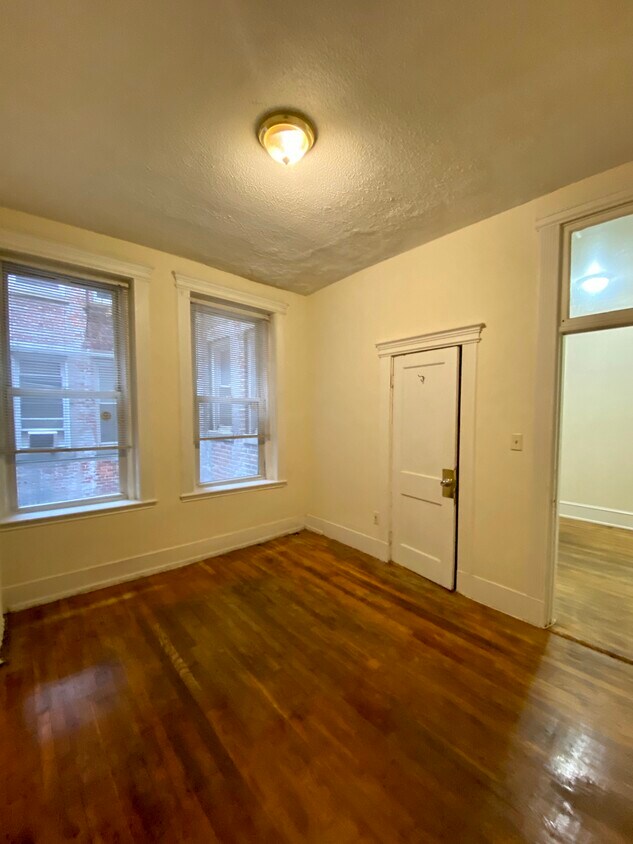 20 Hemenway St, Boston, MA 02115 Apartments in Boston, MA