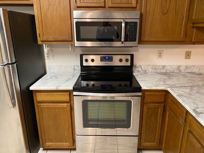Foto del edificio - 411 Sea Rover Ln NW