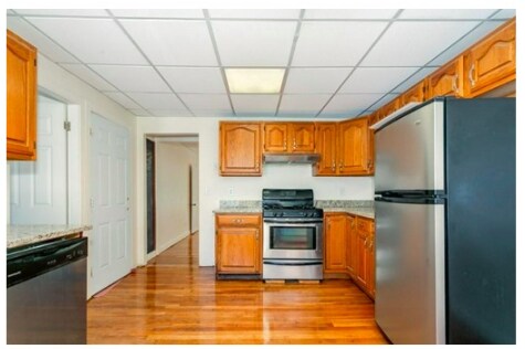 Foto del edificio - 662 E 5th St