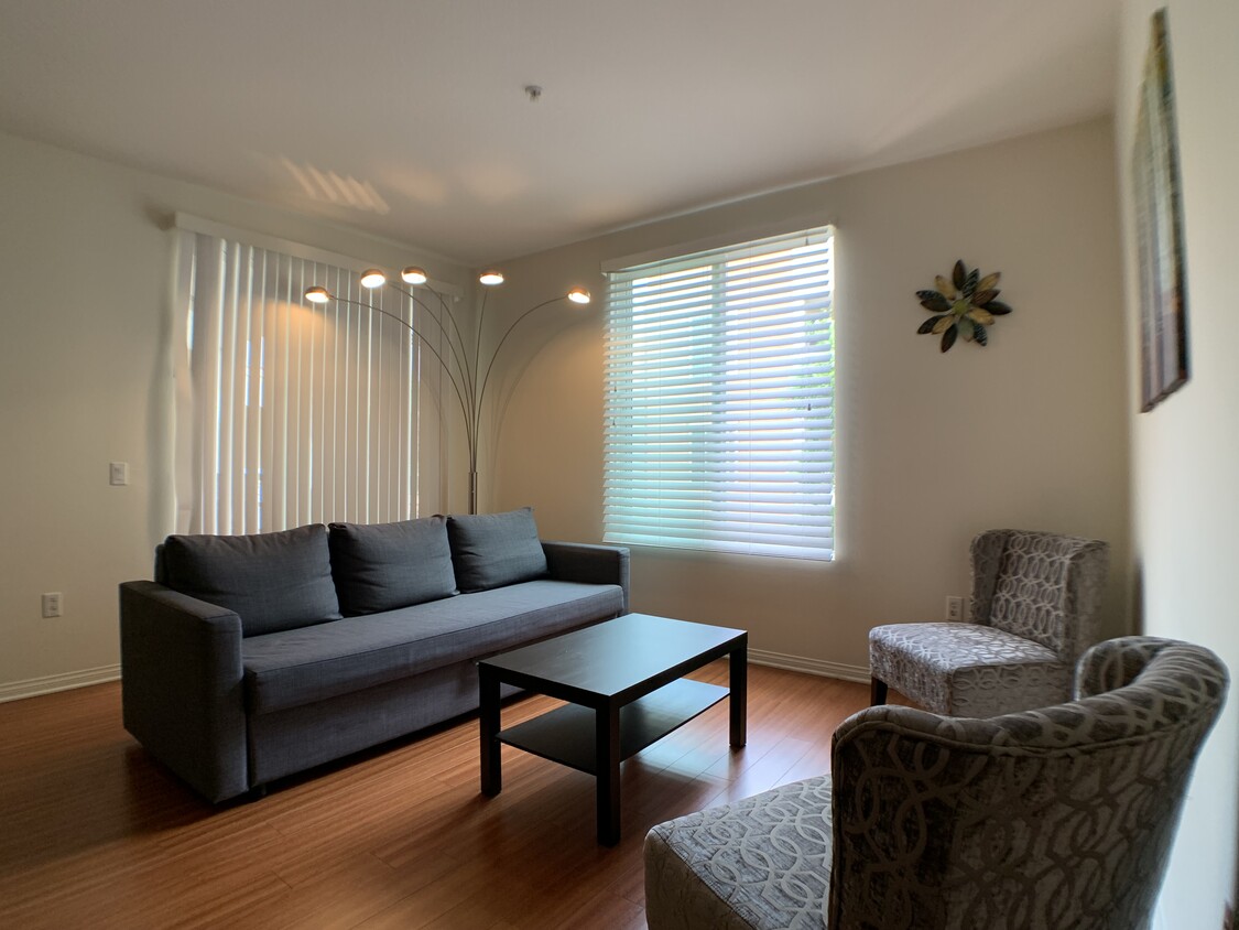 Foto principal - 12664 Chapman Ave