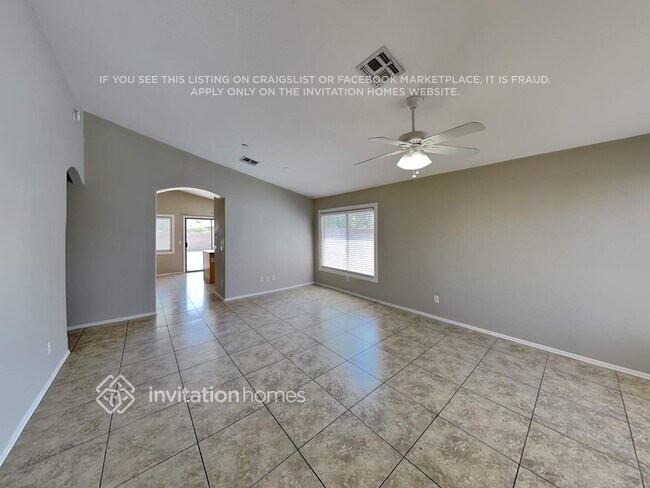 Foto del edificio - 12747 W Sharon Dr