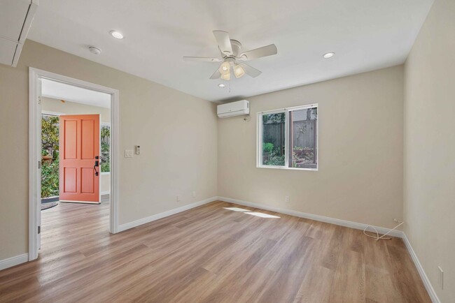 Foto del edificio - 3092 Saddleback Ct