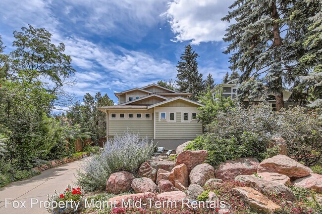 Building Photo - 4 br, 2.5 bath House - 1550 Bluebell Ave