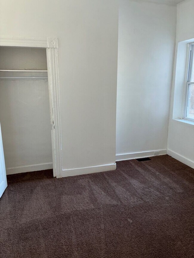 Foto del edificio - 1756 Carswell St