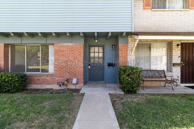 Building Photo - 1676 West Campbell Ave