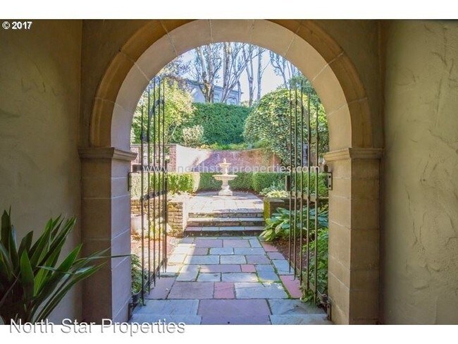 Foto del edificio - 4465 SW Greenleaf Dr