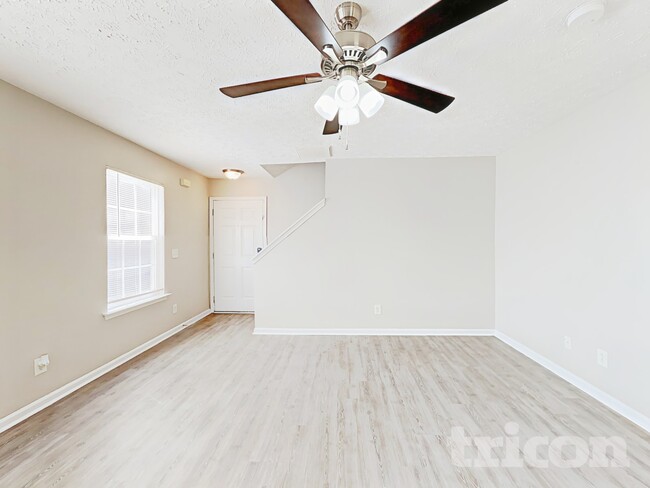 Building Photo - 220 Osmanthus Way