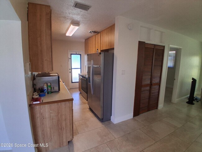 Foto del edificio - 303 Princeton Ave