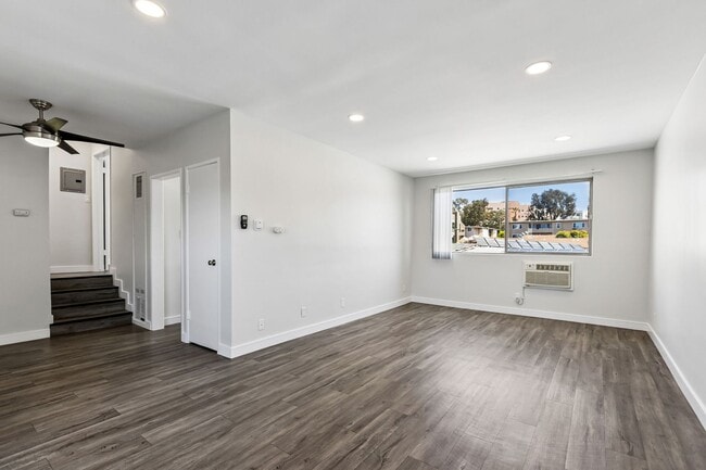 Interior Photo - 11645 Gorham Ave
