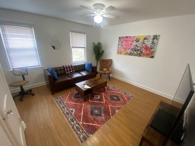 Photo - Ideal 1 Bed 1 Bath Unit with Fenced Yard I... Apartment