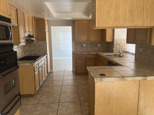 Foto del edificio - 3142 Tourmaline Ln