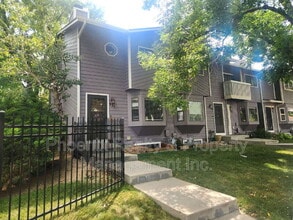 Building Photo - 321 Quebec Ave