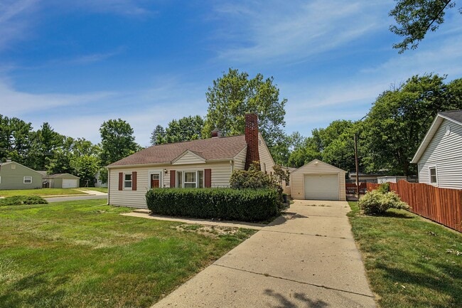 Building Photo - Spacious 3-Bedroom, 2-Bath Home for Rent in Urbana