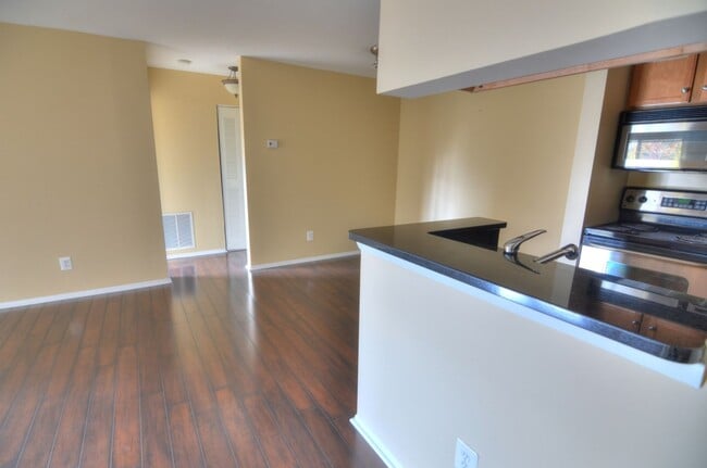 Building Photo - 1793 Jonathan Way
