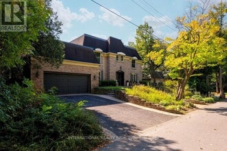 Building Photo - 122 Willingdon Rd
