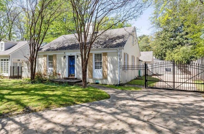 Building Photo - Cypress Dr