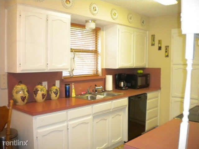 Building Photo - 3 br, 2 bath House - 4400 Lakeview Drive