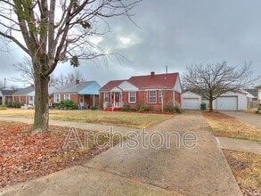 Building Photo - 408 E 6th St