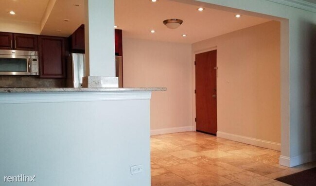 Foto del edificio - 303 Plainfield Rd