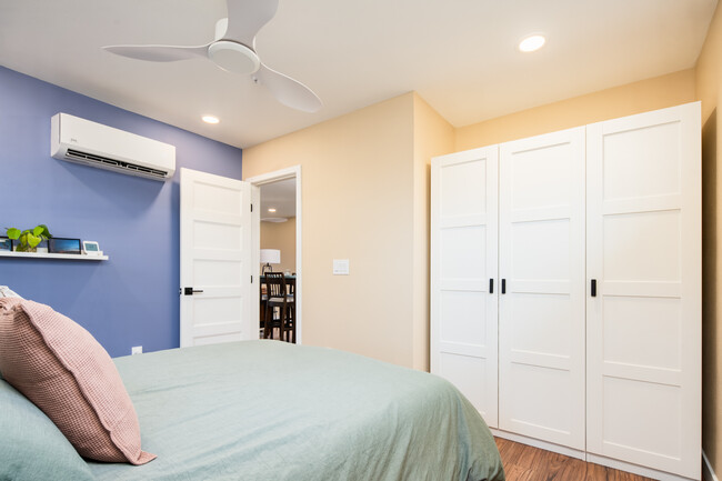 Building Photo - 4877 Beach Ct