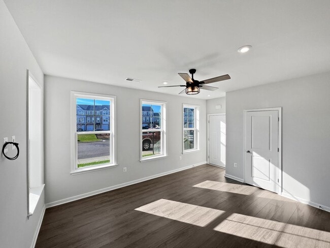 Building Photo - Beautiful 2 Bedroom Condo in Glen Allen!