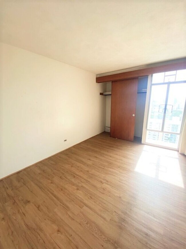 Foto del edificio - QEG2155Q