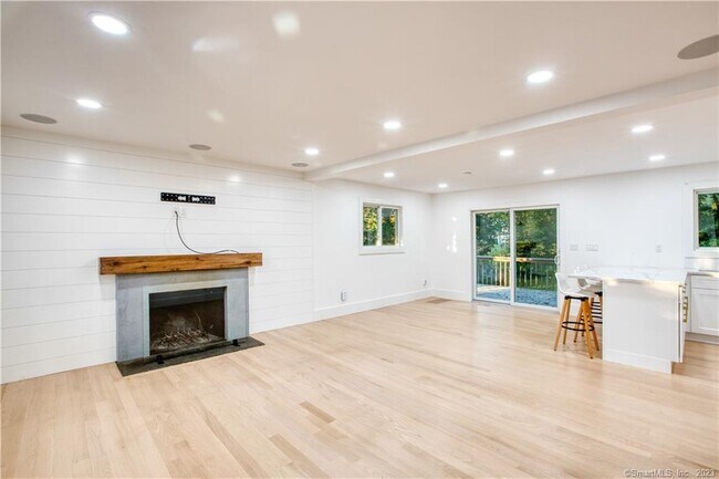 Building Photo - 87 Square Acre Dr