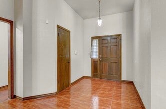 Building Photo - 1119 Meadowvale Dr