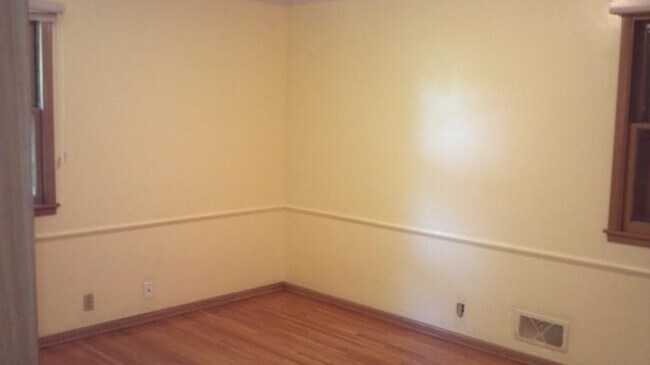 Building Photo - 3 bedroom in Edina MN 55439