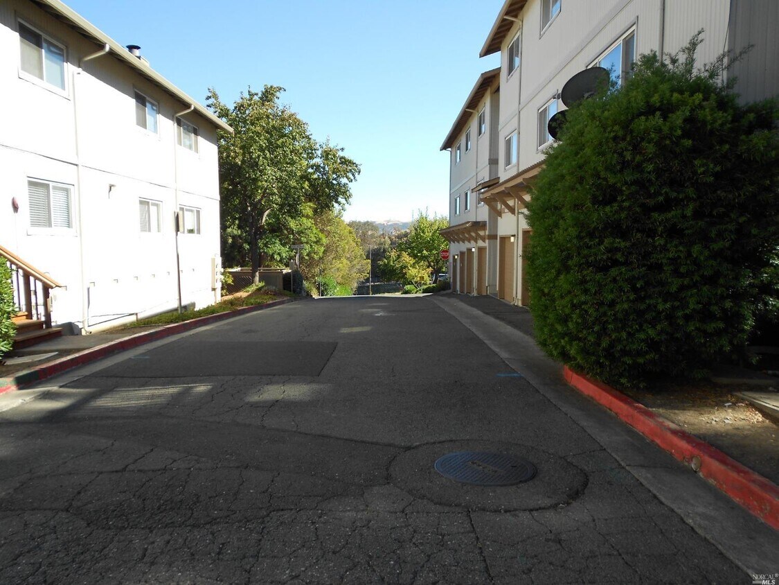 Primary Photo - 201 Windjammer Dr