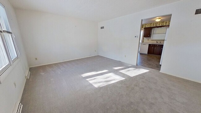 Foto del edificio - Townhouse Living in York Township with Garage