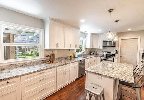Foto del edificio - 906 N Glenwood Trail