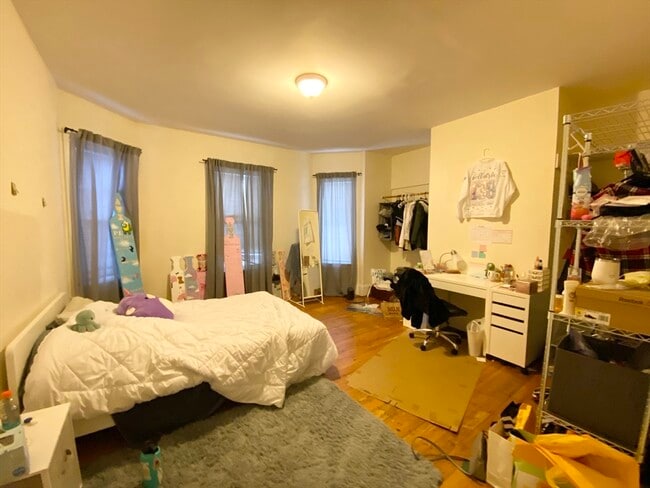 Building Photo - 72 Calumet St