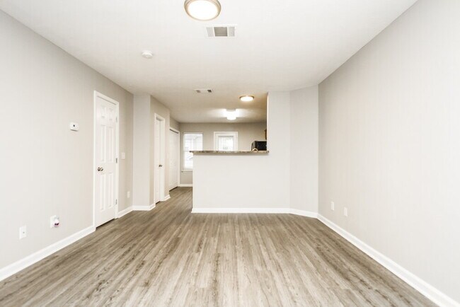 Building Photo - 8033 Logan Dr