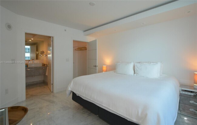 Building Photo - 9201 Collins Ave