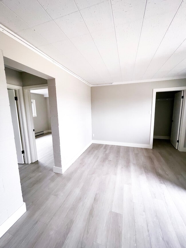 Building Photo - 1-Bedroom Unit In Quiet Neighborhood