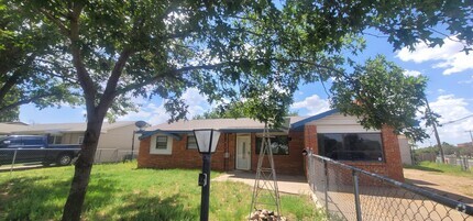 Building Photo - 3125 Magnolia St