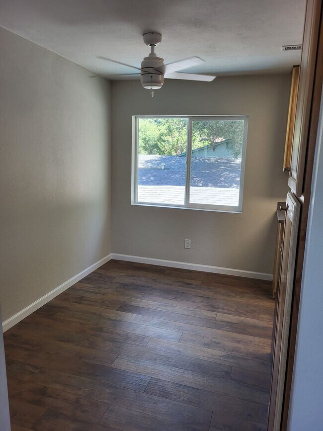 Building Photo - 210 N Elden St