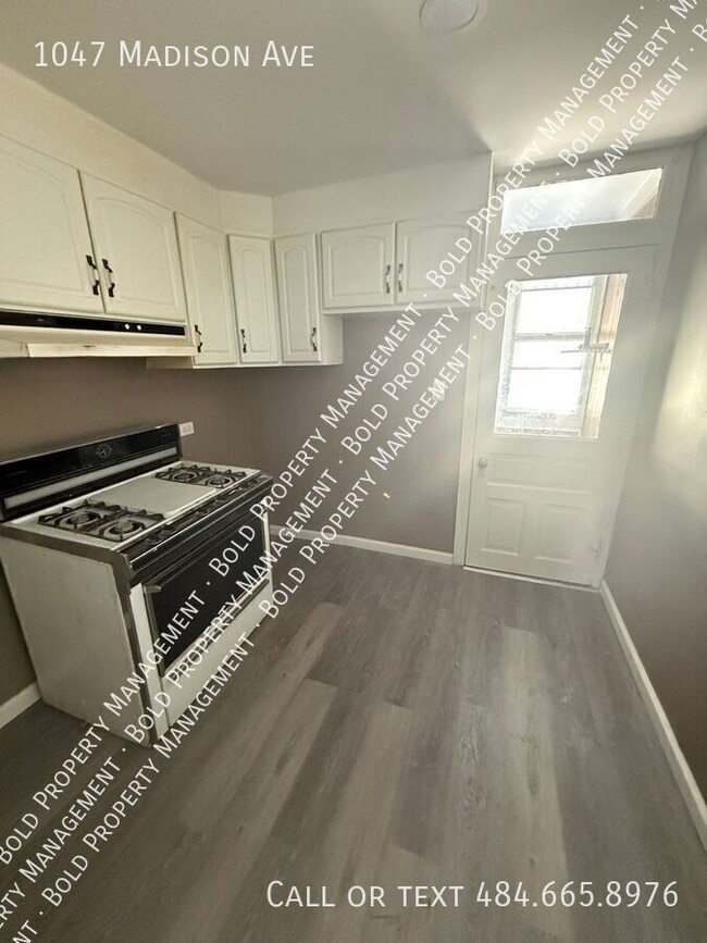 Building Photo - 1047 Madison Ave