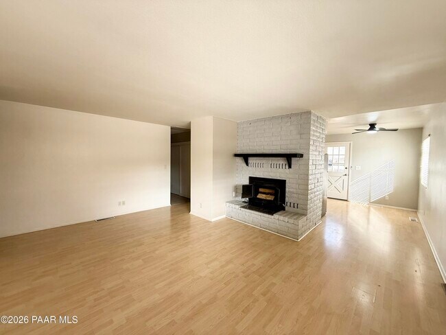 Foto del edificio - 1968 Sycamore Dr