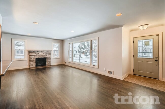 Building Photo - 6100 Colfax Ln S