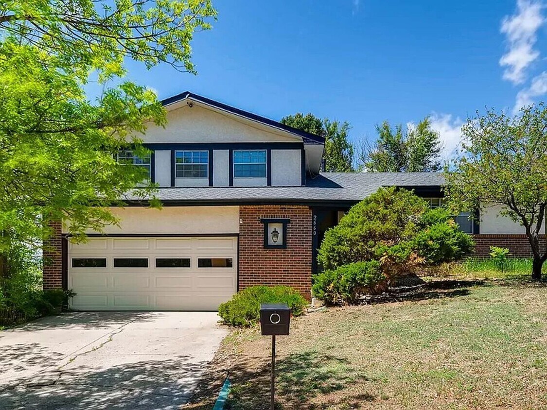 Spacious Home on a Large Lot in Villa Loma... - 2660 Villa Loma Dr, Colorado Springs, CO 80917