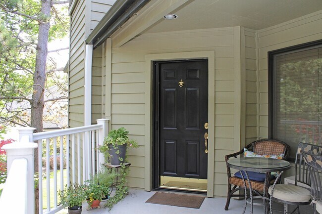 Foto del edificio - 5064 Foothills Dr