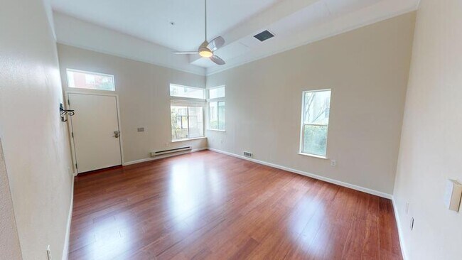 Building Photo - 135 Valencia St