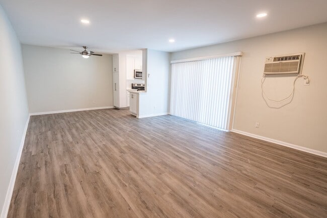 Foto del interior - 1635 North Martel Avenue