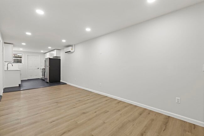 Building Photo - 173 Van Horne St