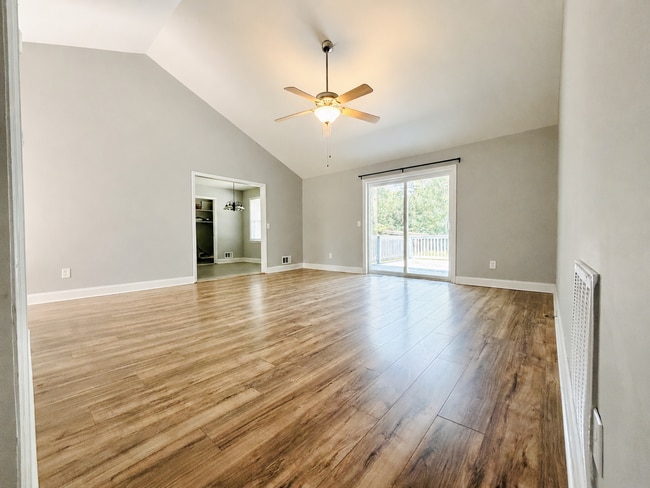 Building Photo - 128 S Wrenwood Dr