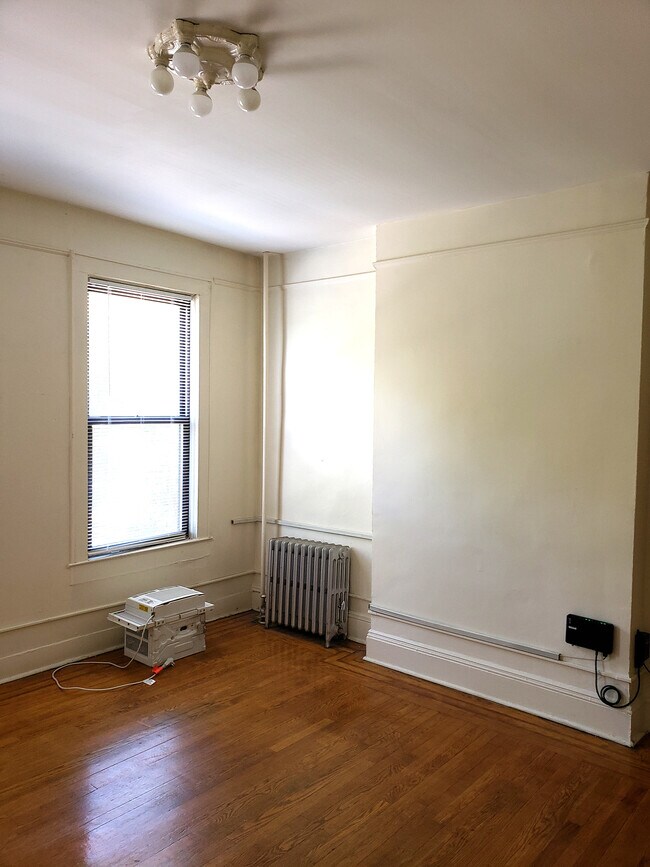 Building Photo - 267 8th St