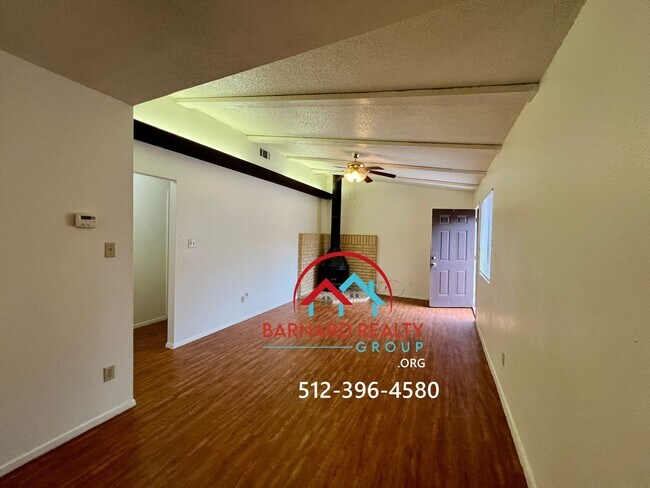 Foto del edificio - Available Now: 2 bed/1 bath Duplex With Hu...